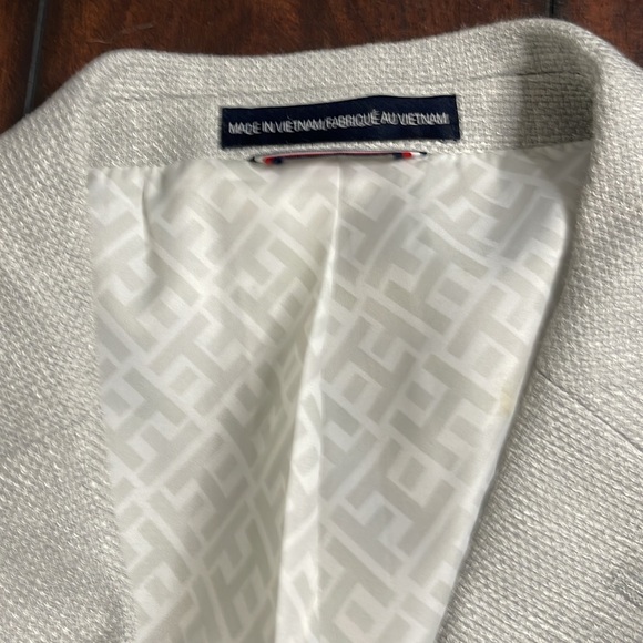 "Summer Staple: Tommy Hilfiger Grey Sportscoat – Excellent Condition!" - Picture 2 of 4